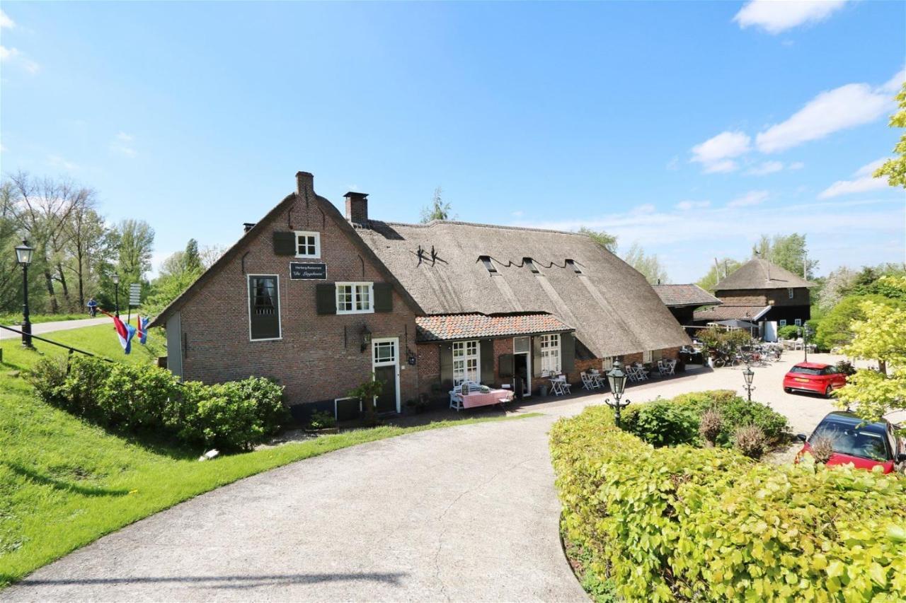 Herberg De Lingehoeve Oosterwijk Exteriér fotografie